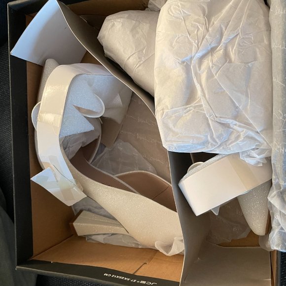 Betsey Johnson Nobble Bow Glitter Bridal Pointed Toe Pumps - Picture 6 of 6